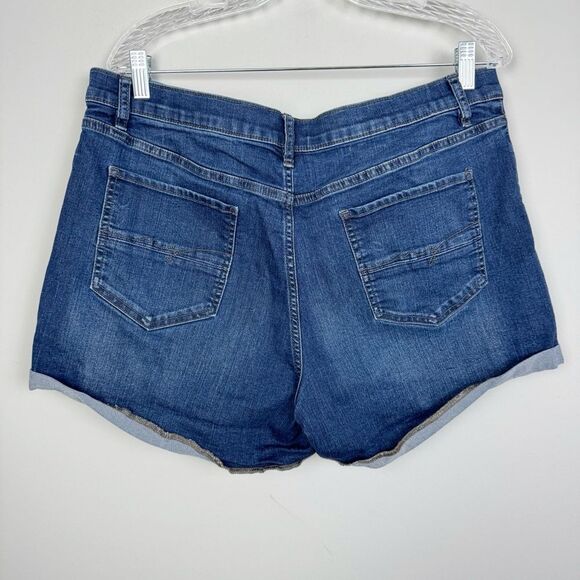 NEW YORK & COMPANY | Denim Blue Jean Cuffed Shorts Women’s Plus Size 18 - Picture 6 of 7